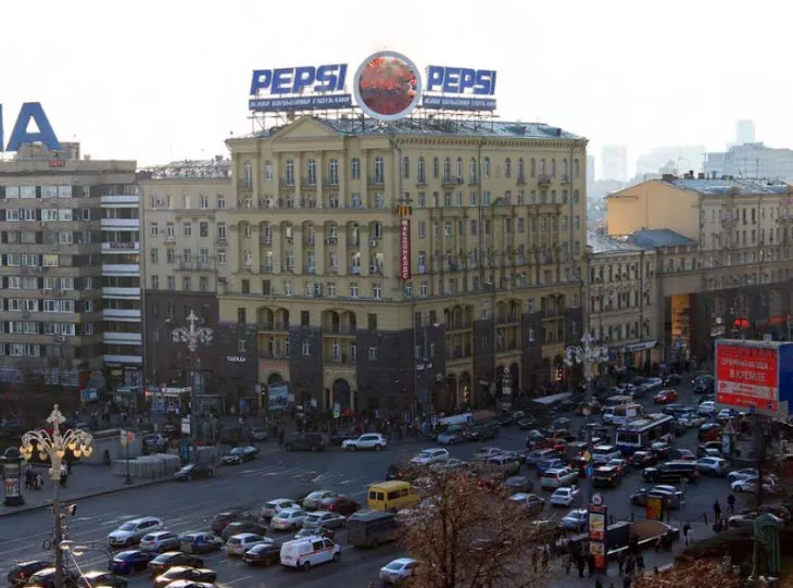 Реставрация фасада магазина BENETON